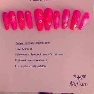 Press on nails